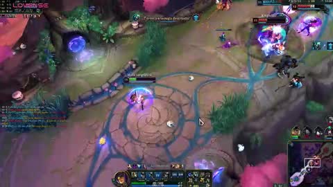 Snapshot of _lucyx__ chatting on 30, 11, 2025 Queen. Help me reach 100 thumbs up online show from 30, 11, 2025