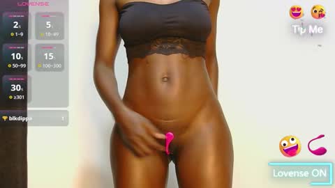 Snapshot of _luna_nyx chatting on 22, 12, 2025 Luna online show from 22, 12, 2025