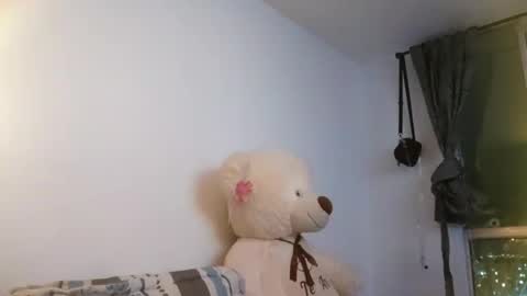 _lunaa__ online show from 6, 1, 2025