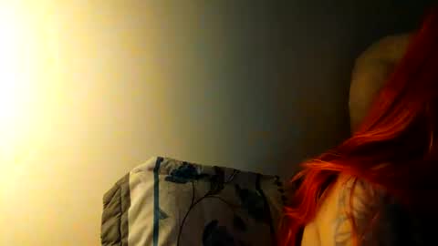 _lunaa__ online show from 2, 2, 2025