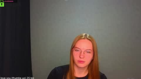 Welcome guys  Pleasure to see you all here  My name is Lysafeta and MichaelaTip menu is active Private is open  online show from 18, 9, 2025