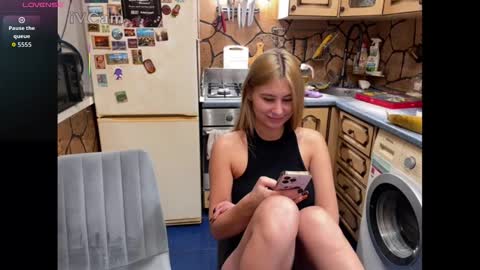 Snapshot of _magic_kis chatting on 26, 11, 2025 _magic_kis online show from 26, 11, 2025