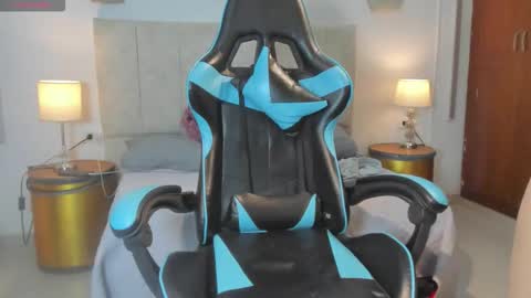 Snapshot of _maria_foxx_ chatting on 4, 12, 2025 Maria online show from 4, 12, 2025