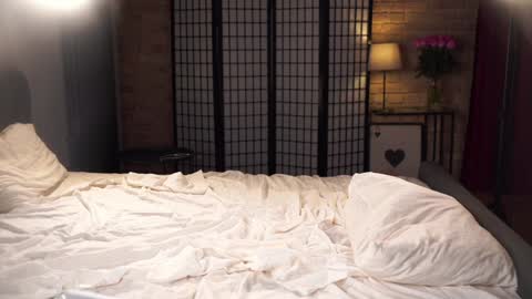 Marie -   -25 discount online show from 5, 1, 2025