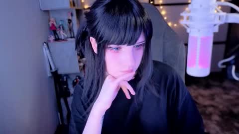 Snapshot of _mariko_ chatting on 13, 11, 2025 Mariko online show from 13, 11, 2025