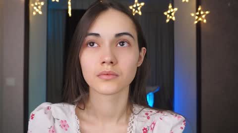  Gwen  online show from 20, 12, 2024