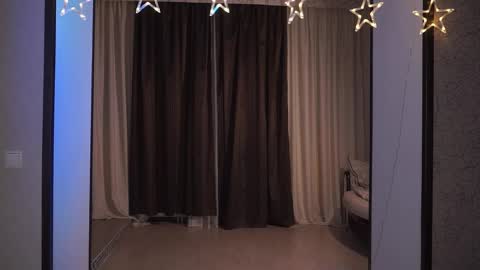  Gwen  online show from 10, 2, 2025