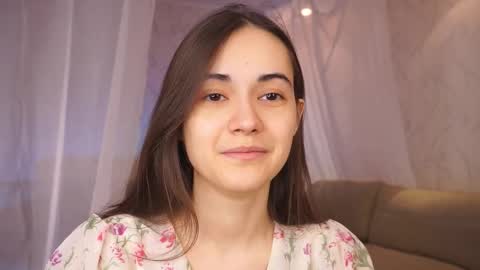  Gwen  online show from 9, 3, 2025