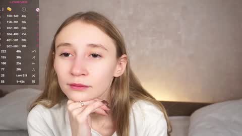  Gwen  online show from 21, 9, 2025