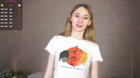  Gwen  online show from 24, 9, 2025