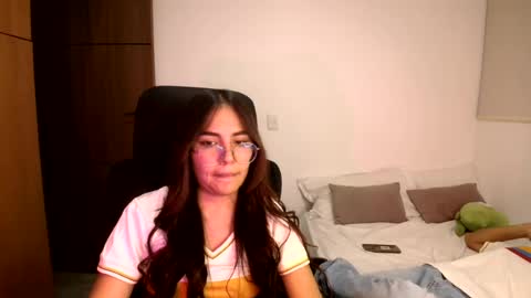 max and abby online show from 17, 6, 2026