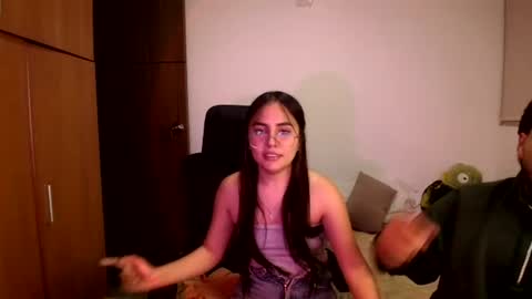 max and abby online show from 25, 6, 2026