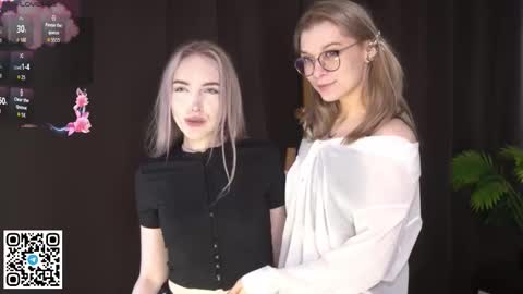 Elva and Kate  online show from 12, 9, 2025