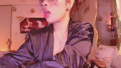 Snapshot of _megan_akbar chatting on 25, 11, 2025 Marce online show from 25, 11, 2025