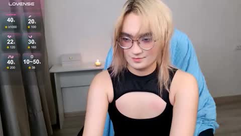 Snapshot of _meow_neko_ chatting on 17, 11, 2025 _meow_neko_ online show from 17, 11, 2025