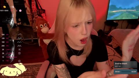 Snapshot of _meowmiko__ chatting on 13, 12, 2024 miko3 online show from 13, 12, 2024