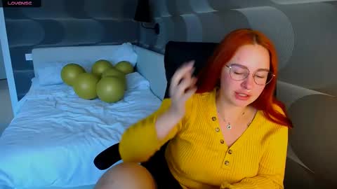 Snapshot of _mi_amore chatting on 12, 9, 2025 _mi_amore online show from 12, 9, 2025