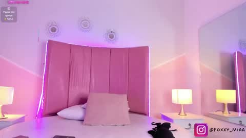 _mia_foxx_ online show from 2, 10, 2025