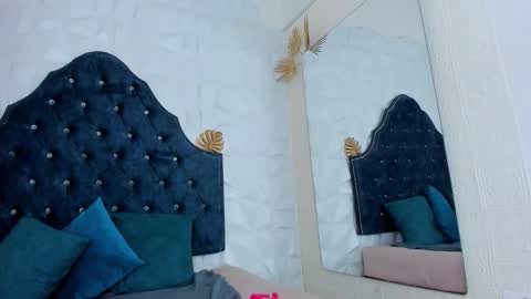 _mia_milf_ online show from 29, 3, 2026