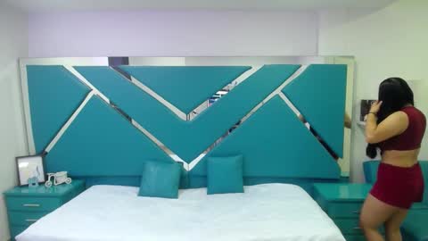  Mia  online show from 28, 12, 2024