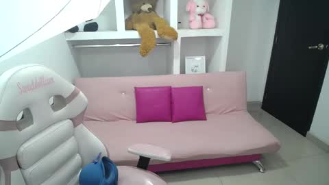  Mia  online show from 18, 1, 2025