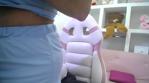  Mia  online show from 22, 1, 2025