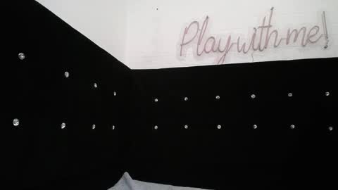  Mia  online show from 25, 2, 2025