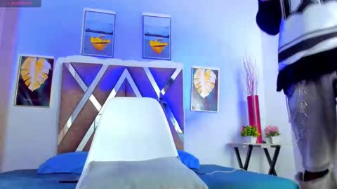 Snapshot of _miguel7w7 chatting on 30, 11, 2025 miguel tomorrow from 200 pm Colombia to 1000 pm online show from 30, 11, 2025