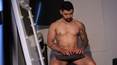 Snapshot of _mikestone chatting on 5, 12, 2024 soy mike online show from 5, 12, 2024