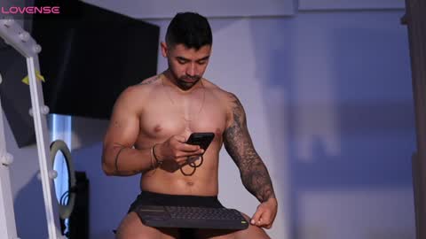 Snapshot of _mikestone chatting on 20, 12, 2024 soy mike online show from 20, 12, 2024