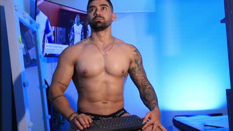 Snapshot of _mikestone chatting on 6, 2, 2025 soy mike online show from 6, 2, 2025