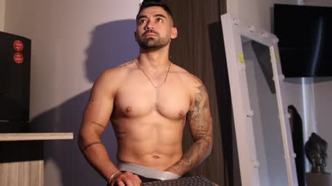 Snapshot of _mikestone chatting on 24, 2, 2025 soy mike online show from 24, 2, 2025