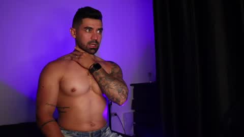 Snapshot of _mikestone chatting on 8, 10, 2025 soy mike online show from 8, 10, 2025