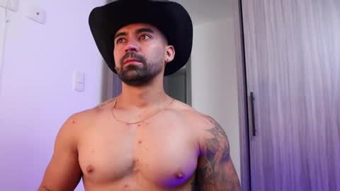 Snapshot of _mikestone chatting on 5, 11, 2025 soy mike online show from 5, 11, 2025