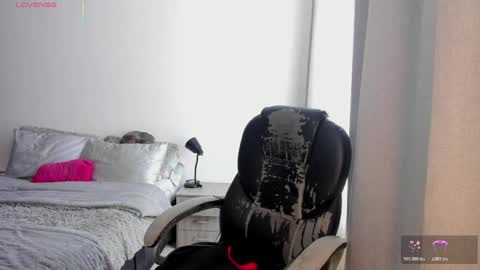 _miss_coco_ online show from 10, 4, 2026