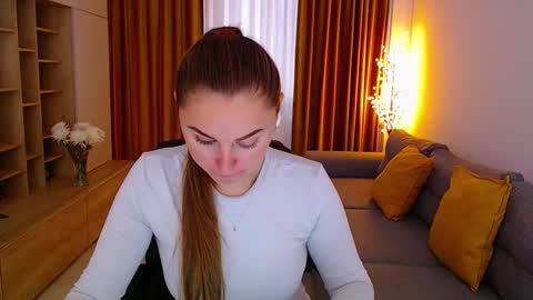 Snapshot of _miss_mia chatting on 10, 10, 2025 Mia online show from 10, 10, 2025