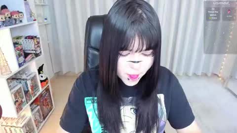 Snapshot of _misshoneyxx chatting on 8, 11, 2025 Hanna Idependent Model online show from 8, 11, 2025