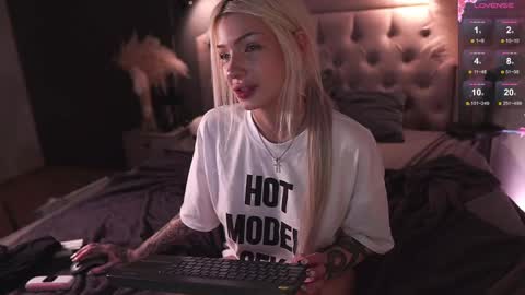 Snapshot of _miumiu_ chatting on 20, 2, 2025 Sasha online show from 20, 2, 2025