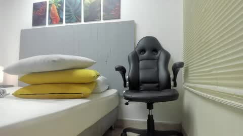 _molly_rosse_ online show from 16, 4, 2026