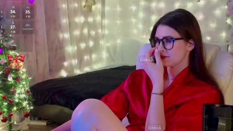 -Victoriana- online show from 1, 1, 2025