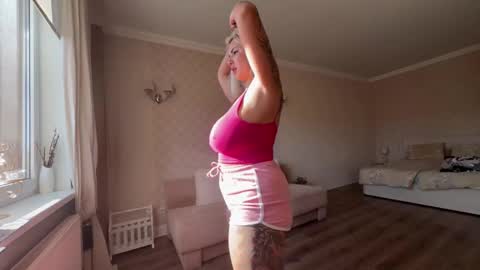 Francine Aisi Morpho - a genus of blue butterflies. online show from 20, 10, 2025