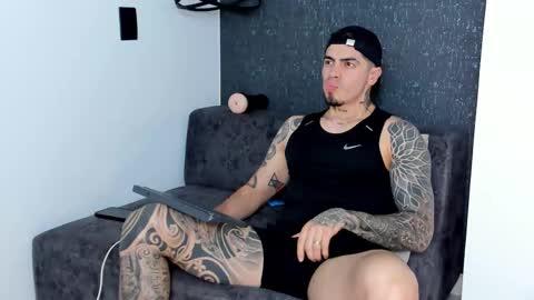 Snapshot of _mrcock_ chatting on 2, 11, 2025 _mrcock_ online show from 2, 11, 2025