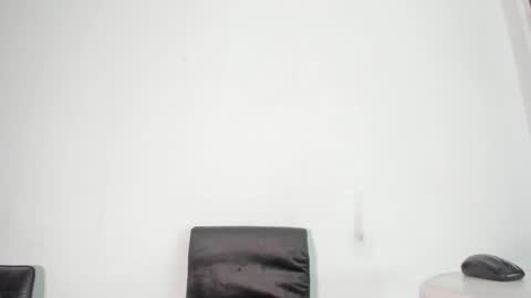 Snapshot of _naomi_fox chatting on 2, 2, 2025 shantall online show from 2, 2, 2025