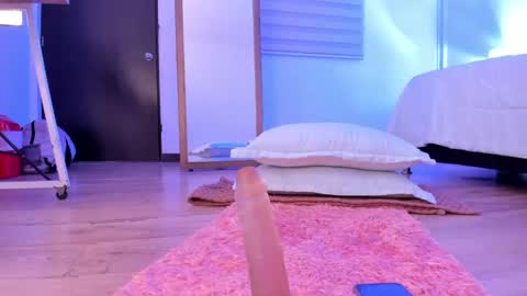 Snapshot of _natalie18_ chatting on 9, 10, 2025 Natalie online show from 9, 10, 2025