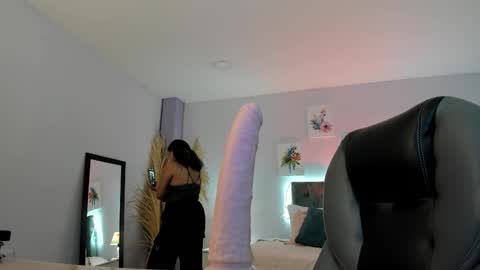 Snapshot of _natalie18_ chatting on 8, 11, 2025 Natalie online show from 8, 11, 2025