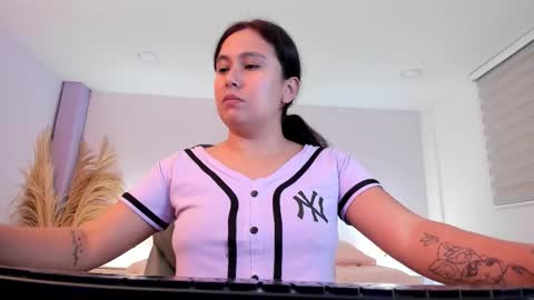 Snapshot of _natalie18_ chatting on 15, 11, 2025 Natalie online show from 15, 11, 2025