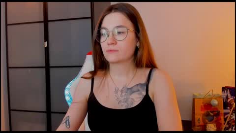 Snapshot of _nemalkovamia chatting on 6, 1, 2025 Mia with a big heart online show from 6, 1, 2025