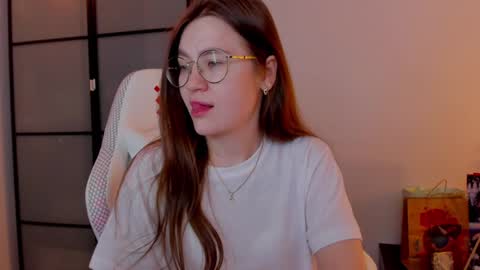 Snapshot of _nemalkovamia chatting on 18, 1, 2025 Mia with a big heart online show from 18, 1, 2025