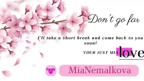 Snapshot of _nemalkovamia chatting on 11, 2, 2025 Mia with a big heart online show from 11, 2, 2025