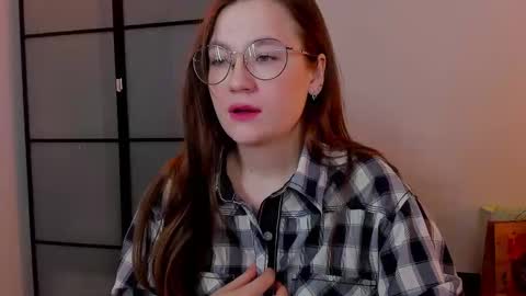 Snapshot of _nemalkovamia chatting on 15, 2, 2025 Mia with a big heart online show from 15, 2, 2025